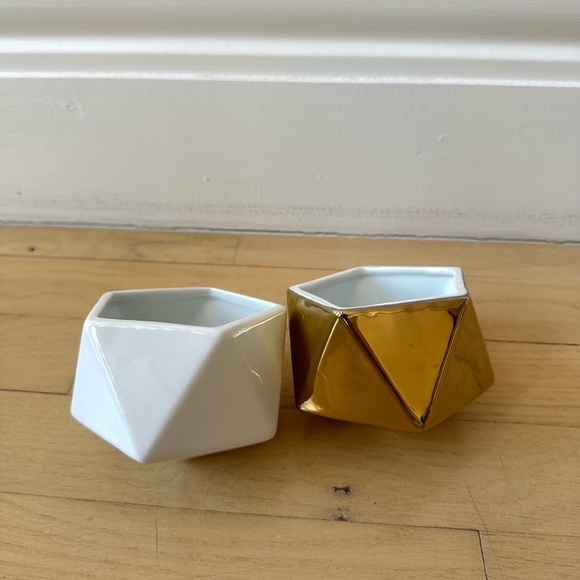 CB2 Set of 2 Small Geometric Dishes - Picture 7 of 8